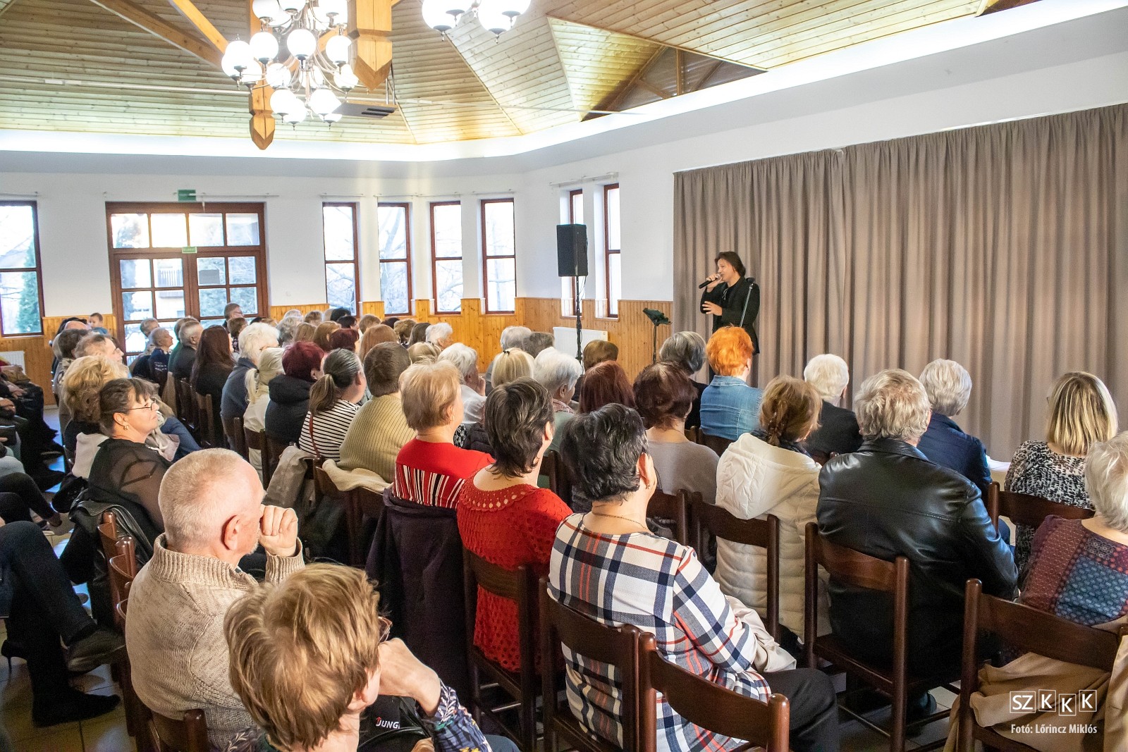 Nőnapi zenés délután Kisfaludon